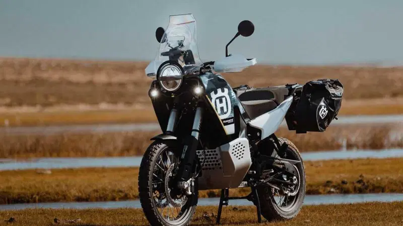 Husqvarna Norden 901 Expedition: pronta per il giro del mondo [GALLERY]