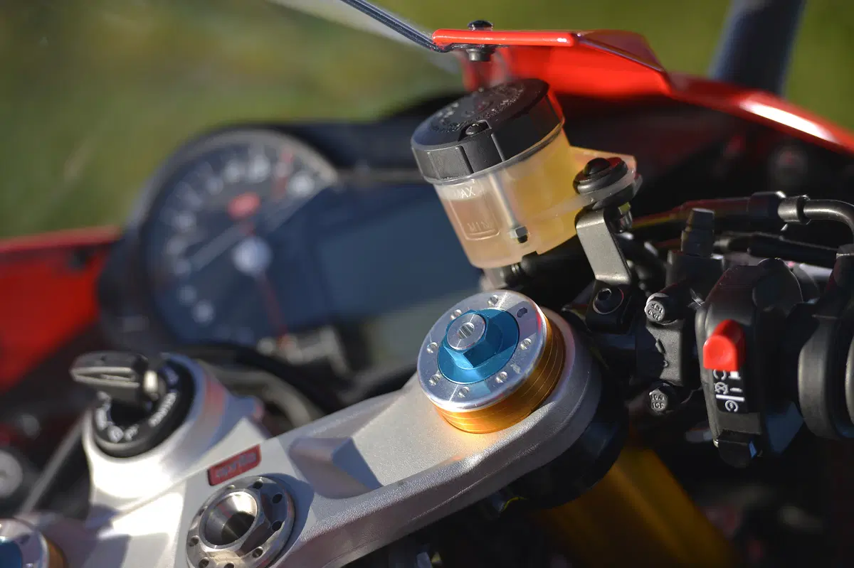 Aprilia RSV4 RSV4 Factory APRC ABS (2011 - 15) (9)