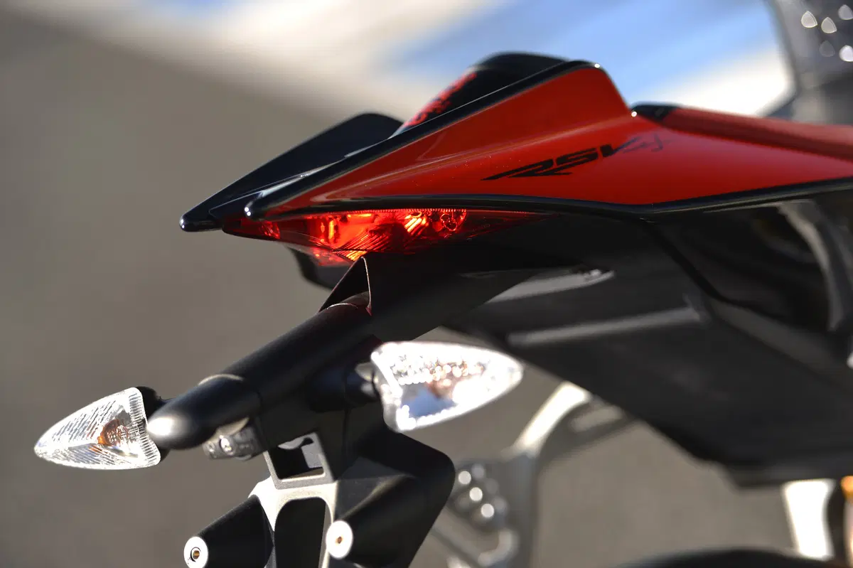 Aprilia RSV4 RSV4 Factory APRC ABS (2011 - 15) (12)