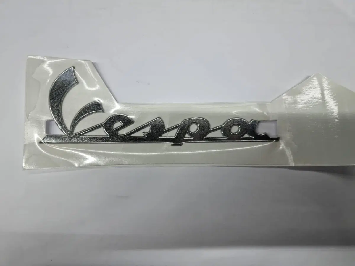 TARGHETTA EMBLEMA ADESIVO PIAGGIO VESPA - 1B000944