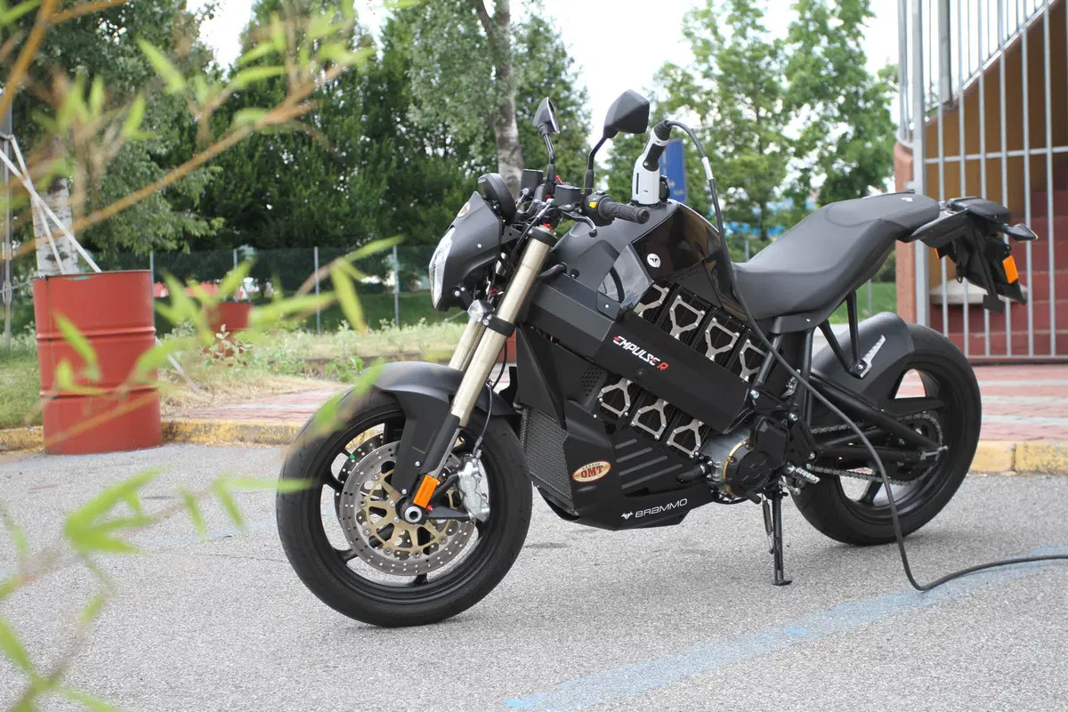 Brammo Empulse R (19)