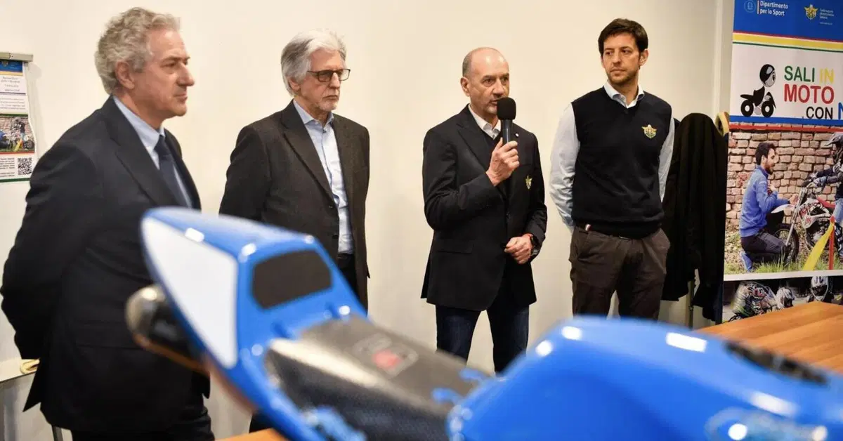 L'FMI fa salire in moto centinaia di bambini. All'insegna dello sport e della sicurezza
