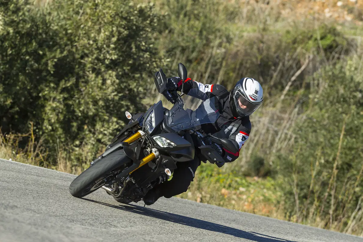 Yamaha MT-09 Tracer (12)