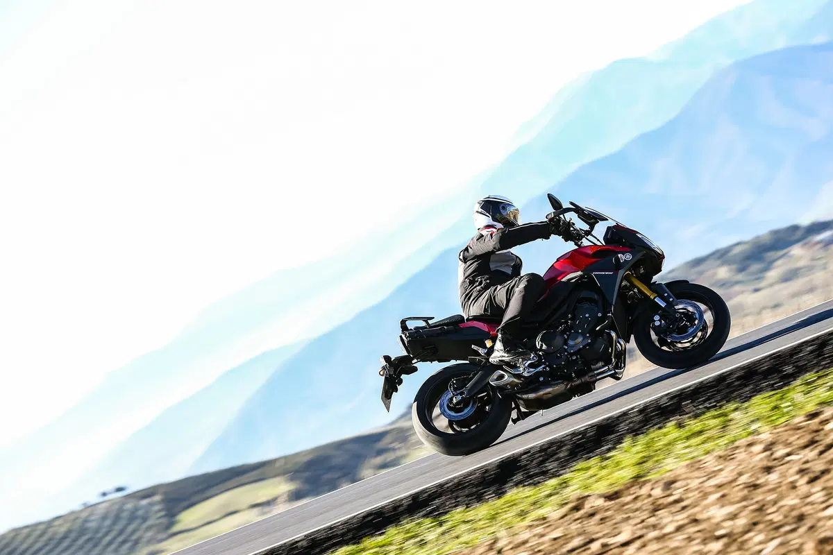 Yamaha MT-09 Tracer (16)