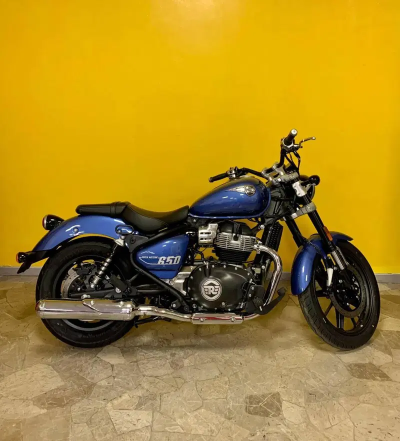 Royal Enfield Super Meteor 650 (2023 - 26) (5)