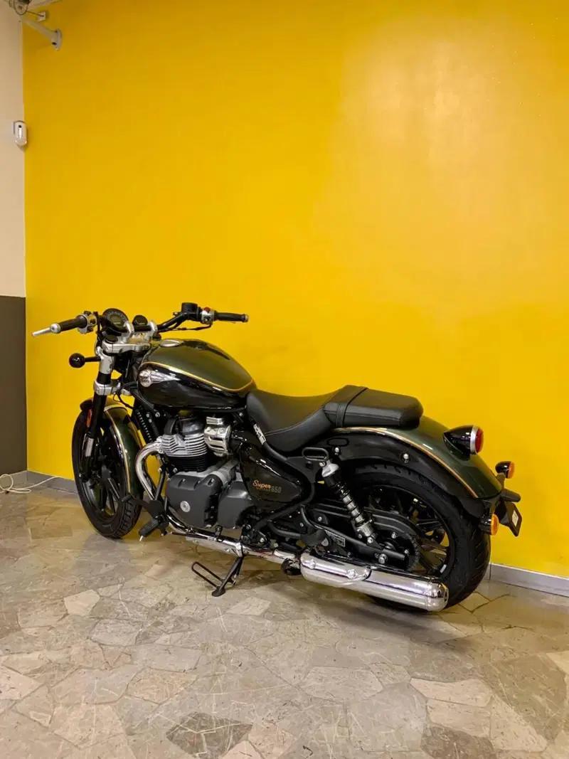 Royal Enfield Super Meteor 650 (2023 - 26) (6)