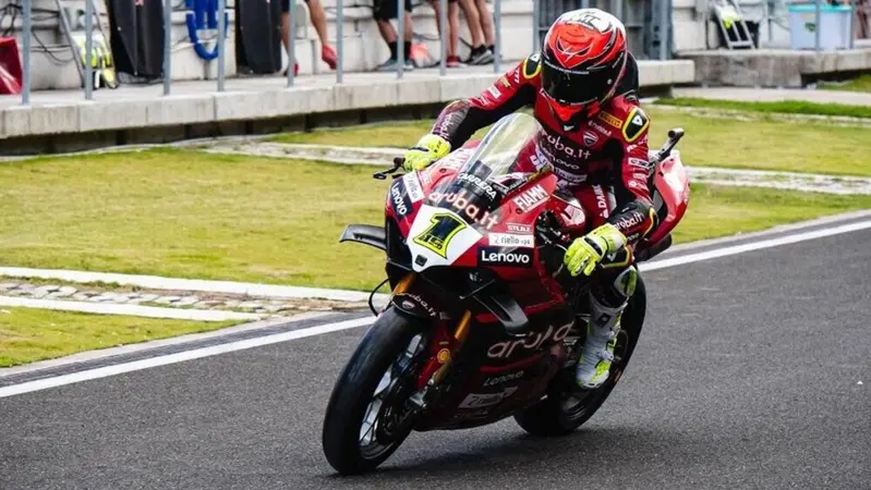 SBK 2023. GP di Indonesia. Alvaro Bautista: "Ho toccato la leva del cambio e sono caduto"