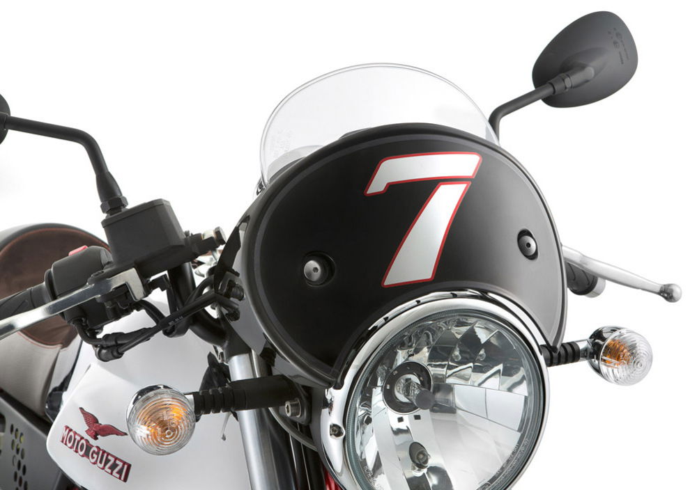 Moto Guzzi V7 Racer (2012 - 14) (4)