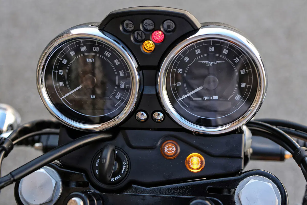 Moto Guzzi V7 V7 II Racer (2015 - 17) (3)