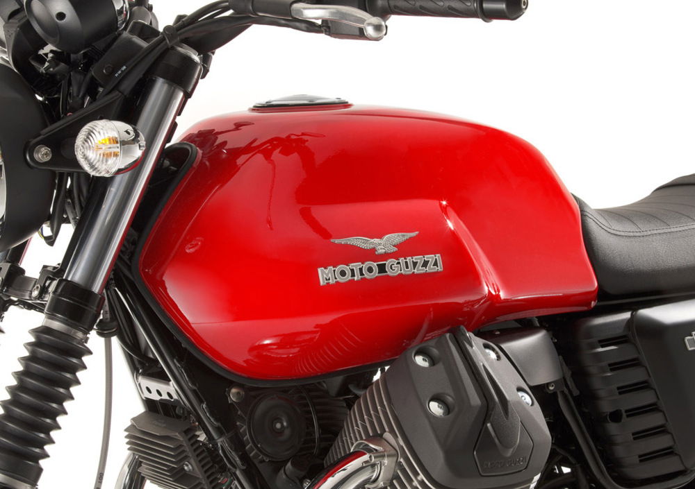 Moto Guzzi V7 Stone (2012 - 15) (5)