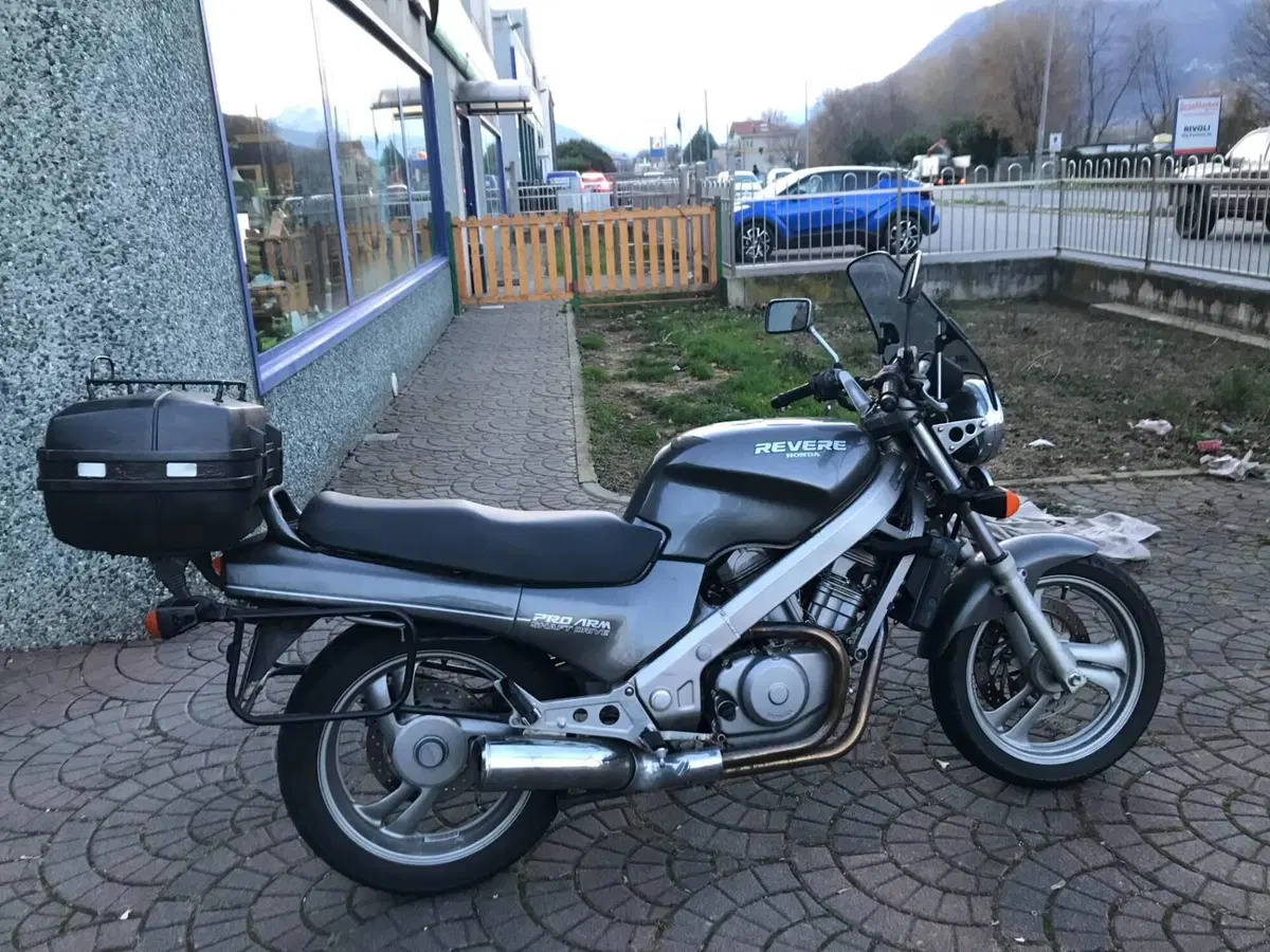 Honda revere (3)