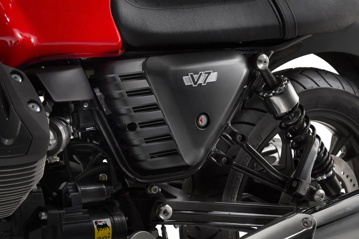 Moto Guzzi V7 V7 Stone (2012 - 15) (6)
