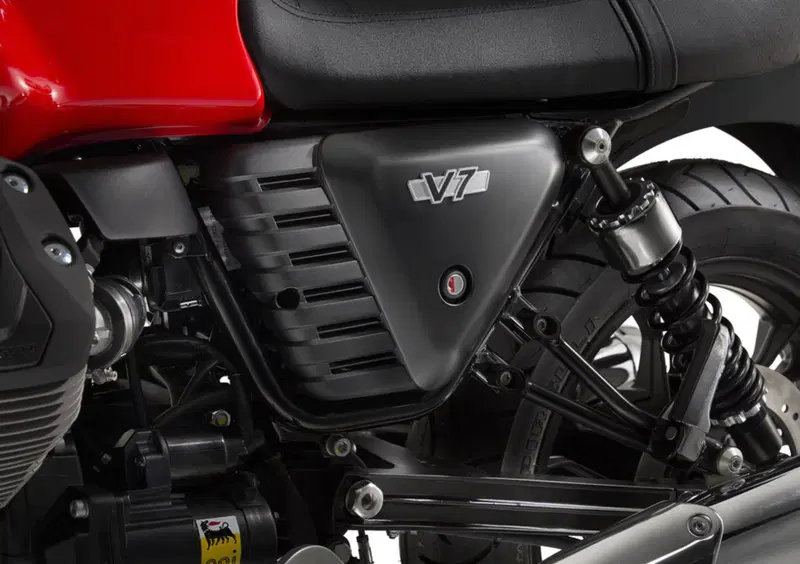 Moto Guzzi V7 V7 Stone (2012 - 15) (6)