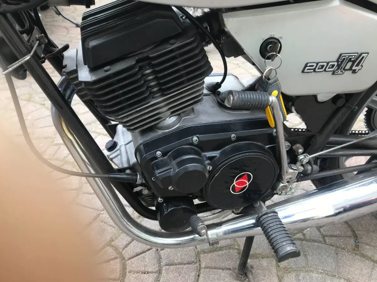 Gilera 200 t 4  (7)