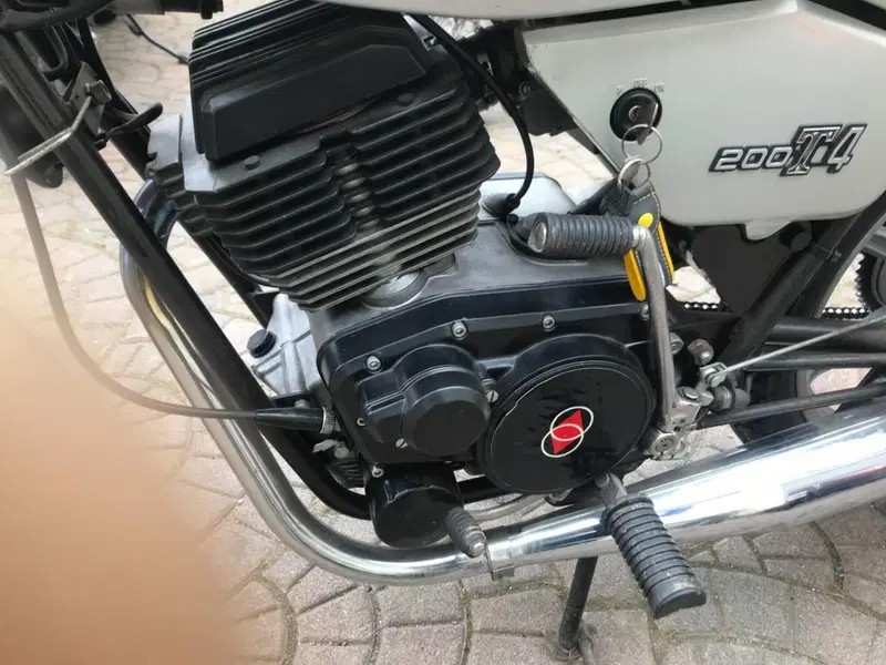 Gilera 200 t 4  (7)