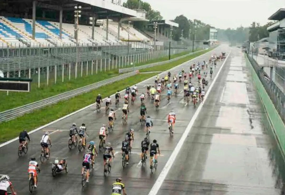 12H Cycling Marathon. Sul circuito di Monza gareggiano le bici
