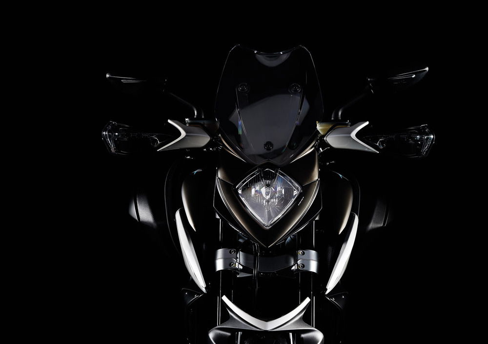 MV Agusta Stradale 800 EAS ABS (2015 - 17) (2)