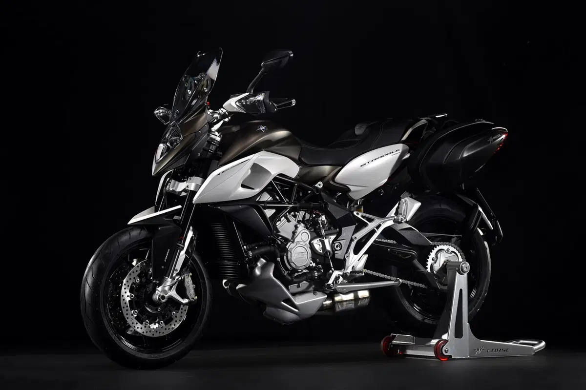 MV Agusta Stradale 800 Stradale 800 EAS ABS (2015 - 17) (6)