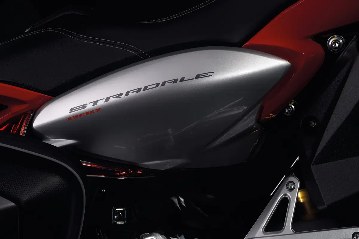 MV Agusta Stradale 800 Stradale 800 EAS ABS (2015 - 17) (16)