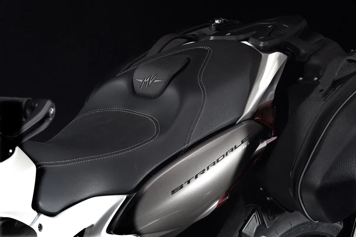 MV Agusta Stradale 800 Stradale 800 EAS ABS (2015 - 17) (23)