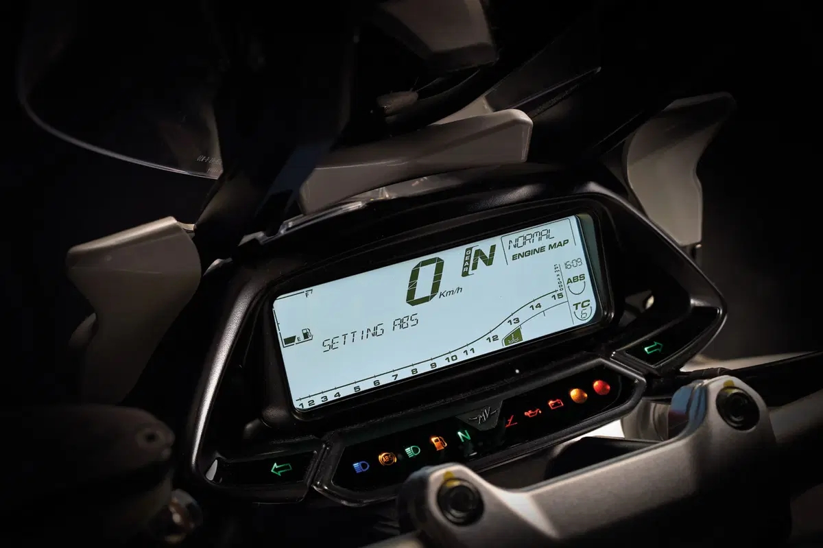 MV Agusta Stradale 800 Stradale 800 EAS ABS (2015 - 17) (26)