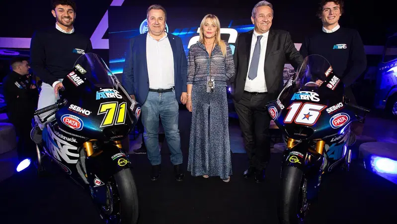 MotoGP 2023. Alla presentazione Italtrans (Moto2), Dennis Foggia punta in alto: "Voglio essere rookie of the year" [VIDEO]