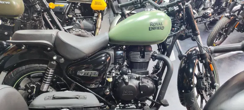 Royal Enfield Meteor 350 (2021 - 26) (3)