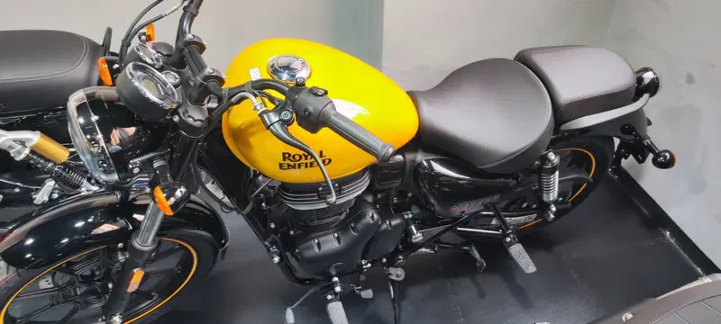 Royal Enfield Meteor 350 (2021 - 26) (2)