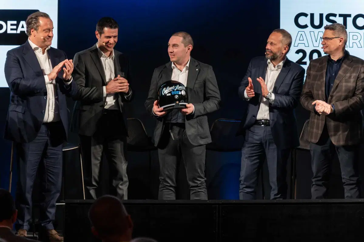 Il Concessionario Motoidea premiato con il Customer Award 2022 (2)
