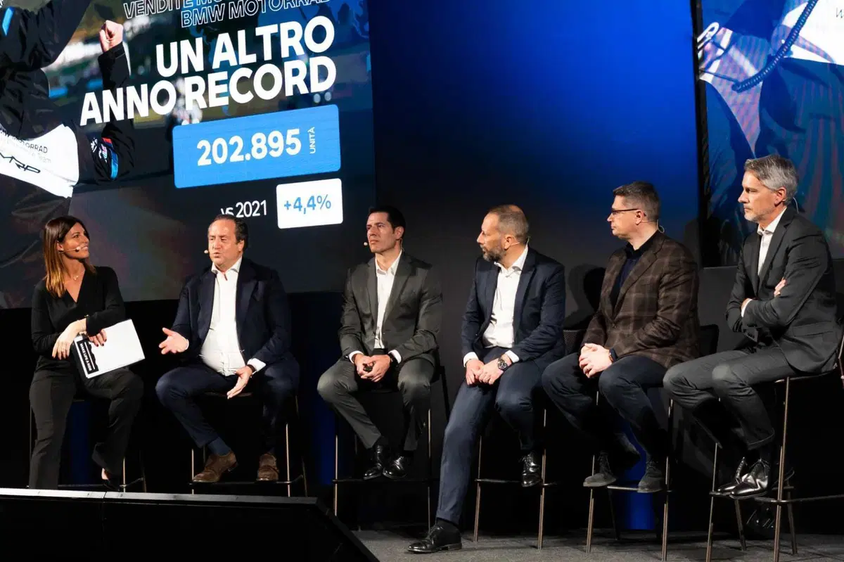 Il Concessionario Motoidea premiato con il Customer Award 2022 (5)