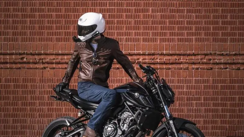 Con XLMOTO non rinunciamo alla sicurezza in moto: giacca e jeans a 99,98 euro!