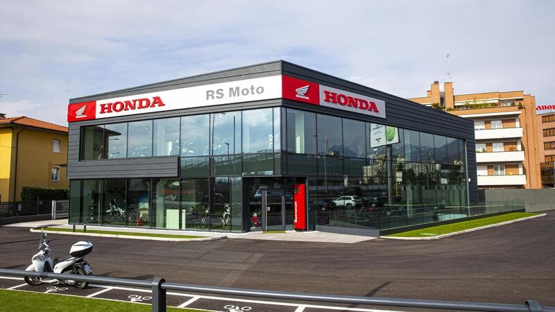 RSmoto inaugura la nuova concessionaria Honda Dream Dealer a Bergamo. Da venerd&igrave; TEST della gamma Honda!