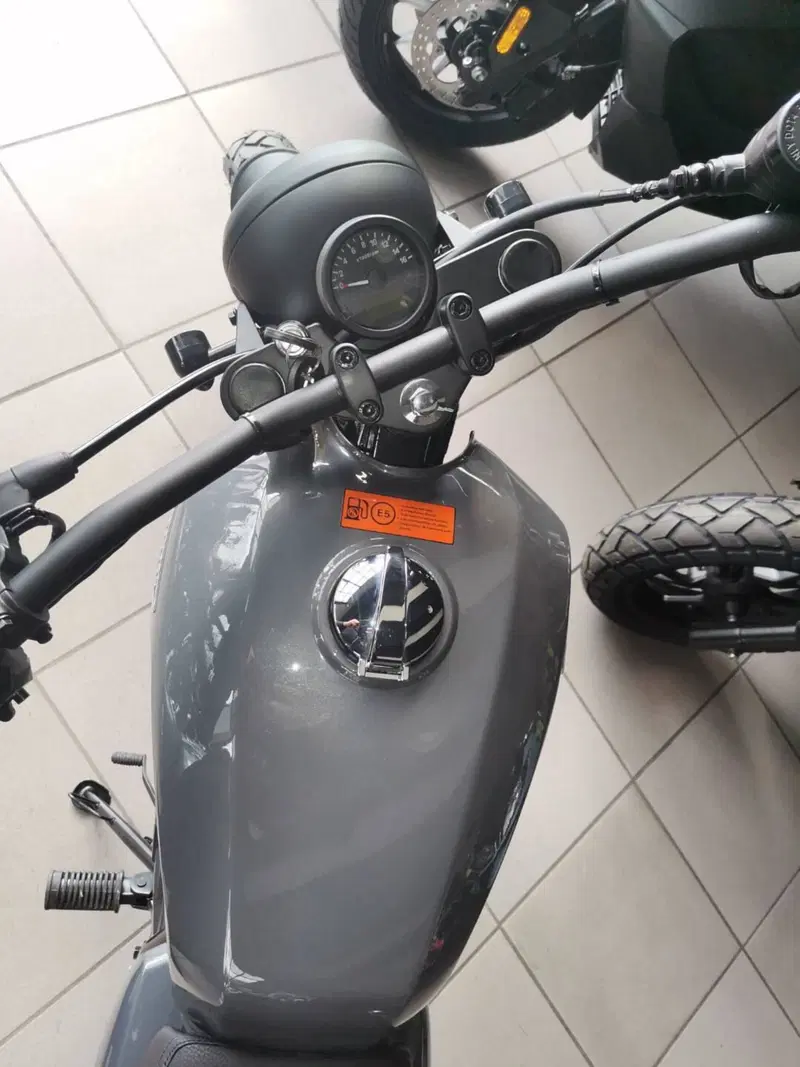 Brixton Motorcycles Cromwell 125 CBS (2021 - 26) (5)