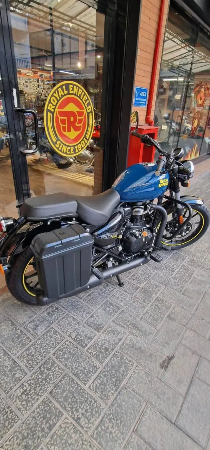 Royal Enfield Meteor 350 (2021 - 26) (2)