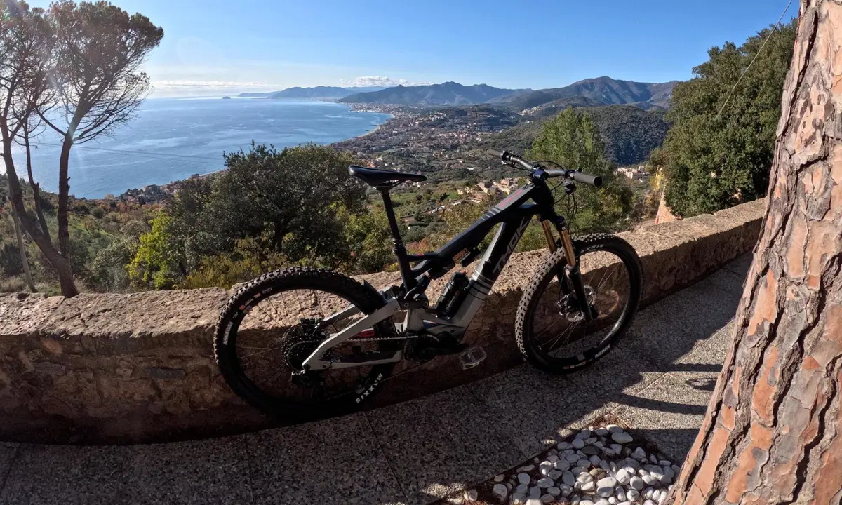Thok Gram RC 2023: TEST esclusivo della enduro e-bike in carbonio! [VIDEO] (5)