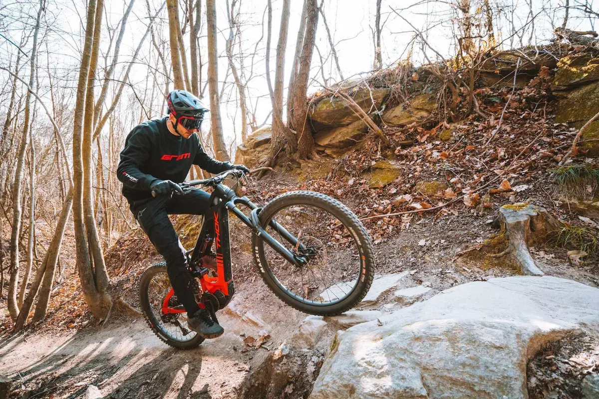 Thok Gram RC 2023: TEST esclusivo della enduro e-bike in carbonio! [VIDEO] (13)