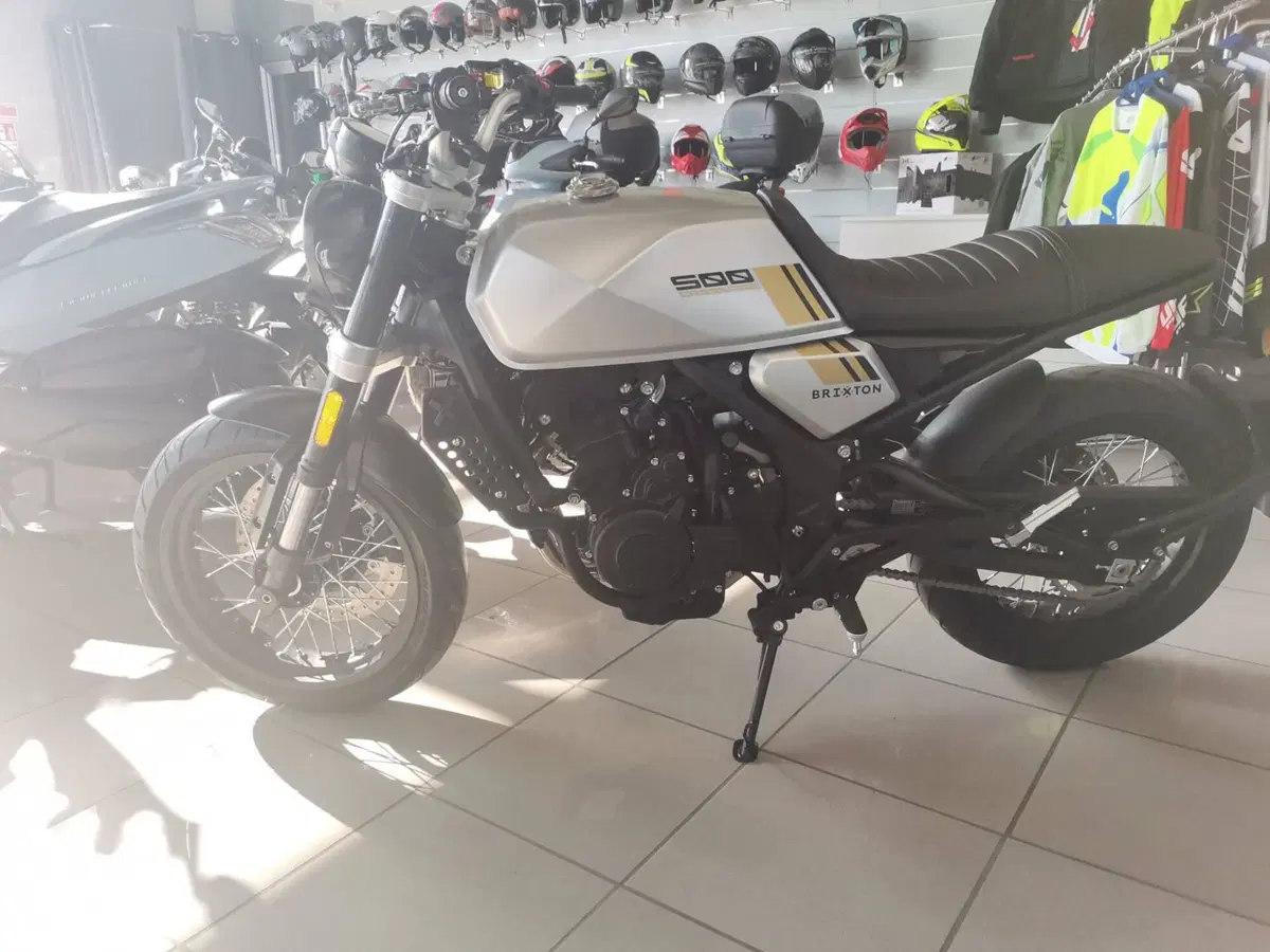 Brixton Motorcycles Crossfire 500 (2021 - 25) (2)