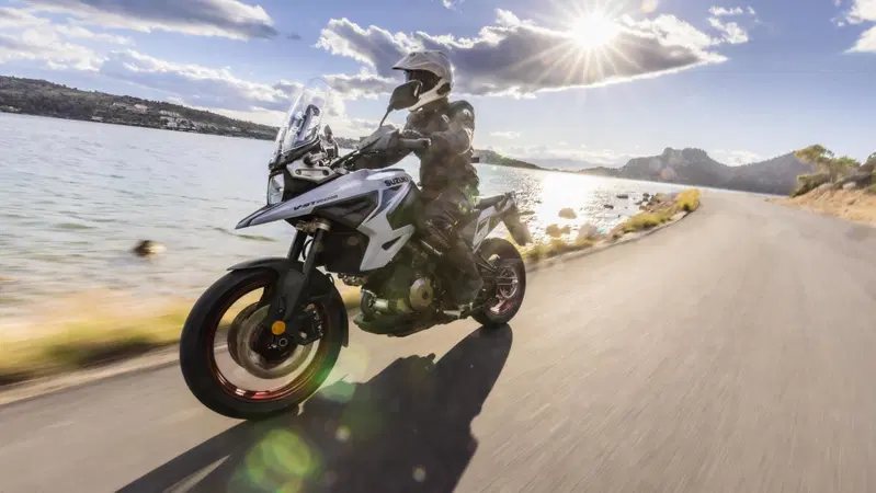 Le nuove V-STROM 1050 e 1050DE arrivano negli showroom Suzuki