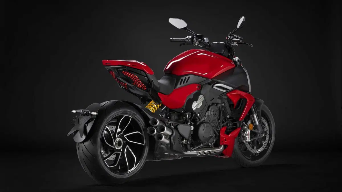 Ducati Diavel V4 Diavel V4 (2023 - 26) (4)