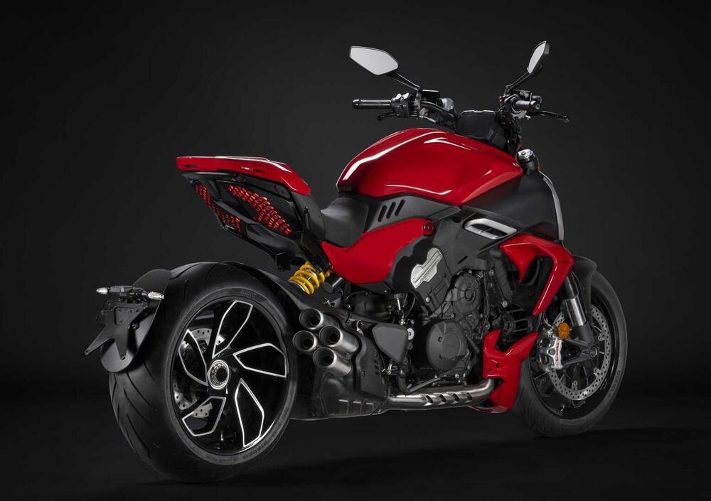 Ducati Diavel V4 (2023 - 24) (2)