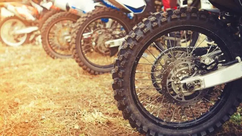 Attenzione ai prezzi delle moto da cross usate. L'allarme di ANCMA per gli appassionati