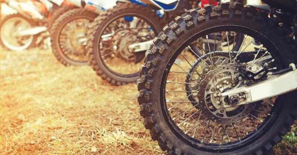 Attenzione ai prezzi delle moto da cross usate. L'allarme di ANCMA per gli appassionati