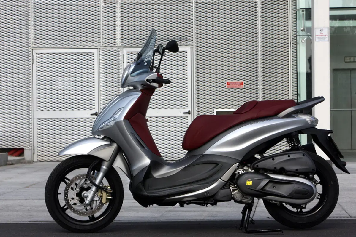 Piaggio Beverly 350 Beverly 350 SportTouring ie ABS (2011 - 17) (2)