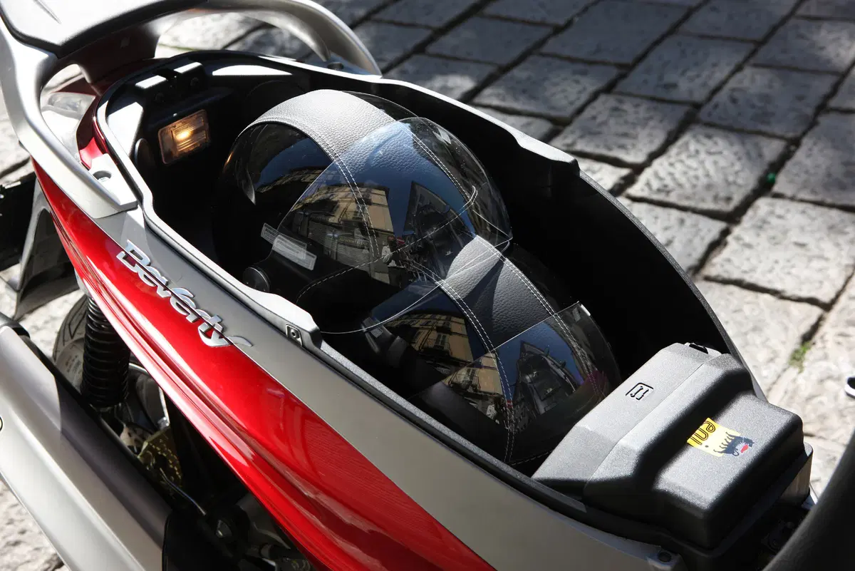 Piaggio Beverly 350 Beverly 350 SportTouring ie ABS (2011 - 17) (5)