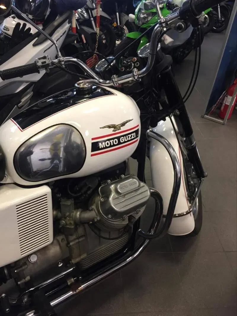 Moto Guzzi V7 Special (2)
