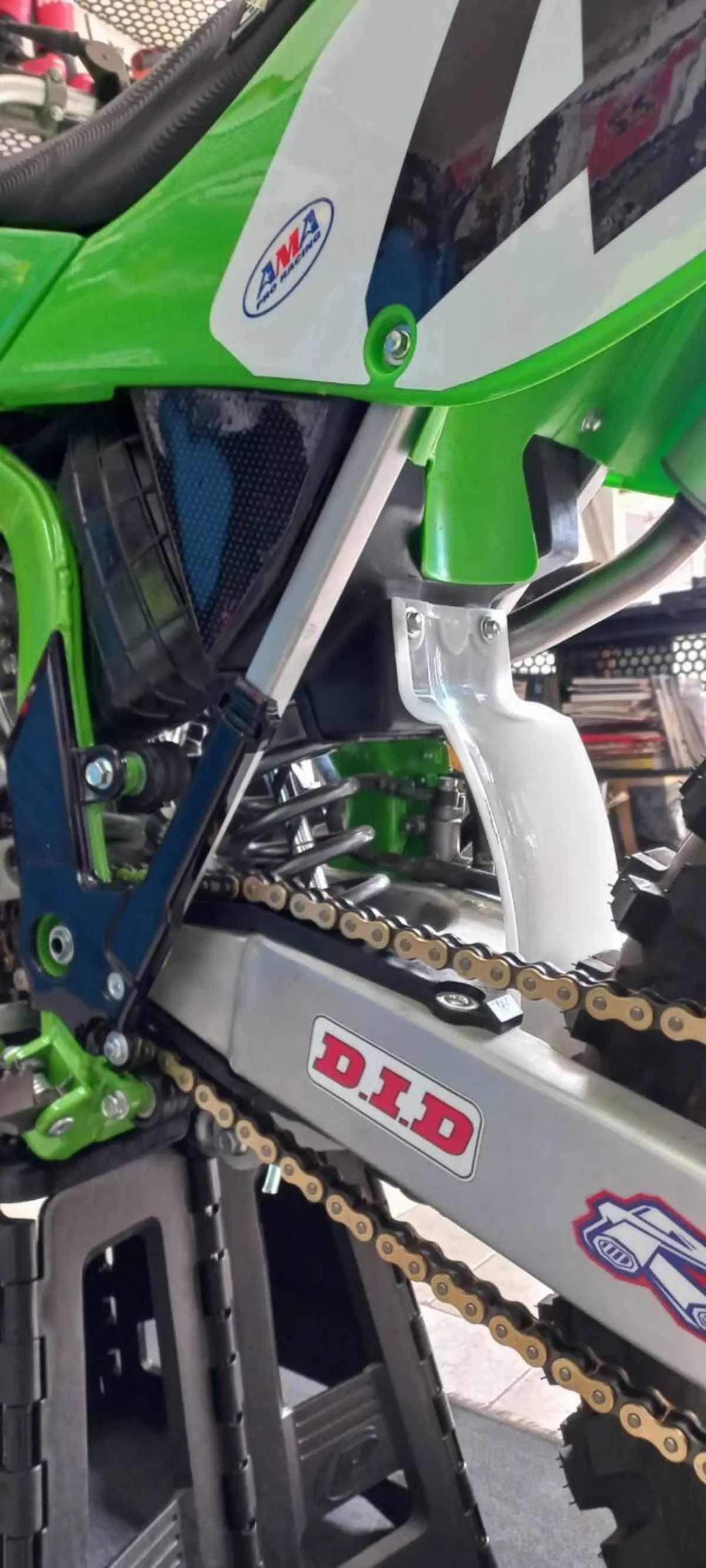 Kawasaki KX250 (1994 - 01) (8)