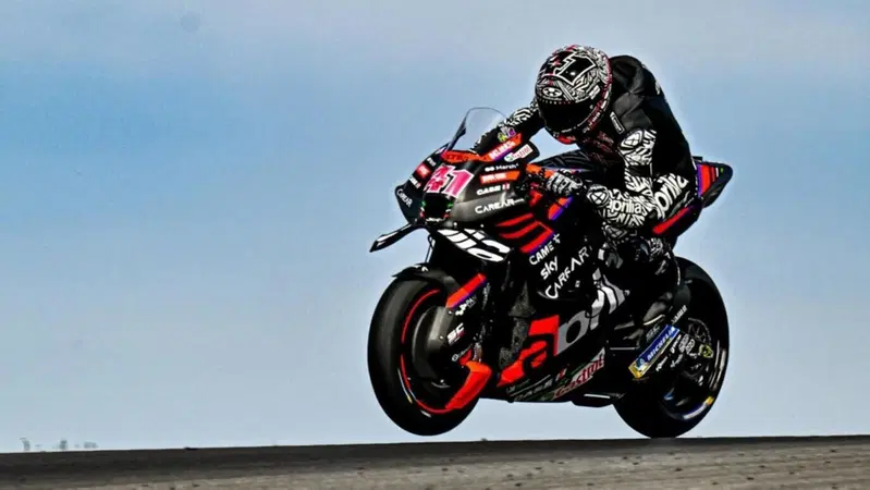 MotoGP 2023. Test di Portimao, giorno 2. Aleix Espargaro e i problemi fisici: "Preoccupato e frustrato"