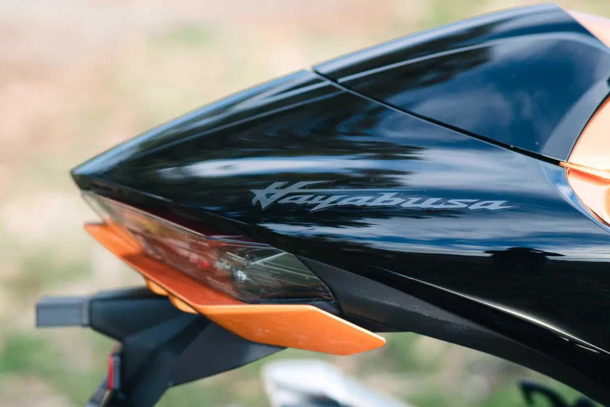 Kawasaki Ninja H2 SX SE Vs Suzuki GSX1300R Hayabusa: il club dei 300 km/h (6)