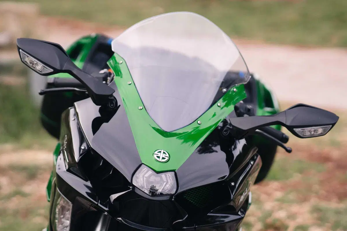 Kawasaki Ninja H2 SX SE Vs Suzuki GSX1300R Hayabusa: il club dei 300 km/h (7)