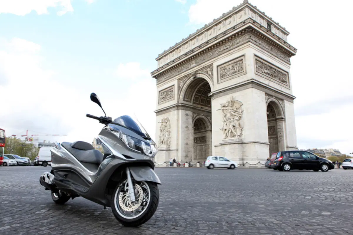 Piaggio X10 350 X10 350 ie Executive (2011 - 17) (12)